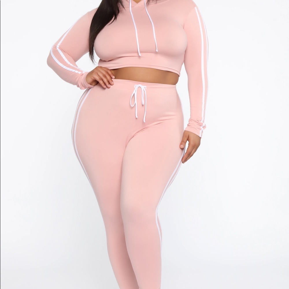 FashionNova Full Court II Tennis Set